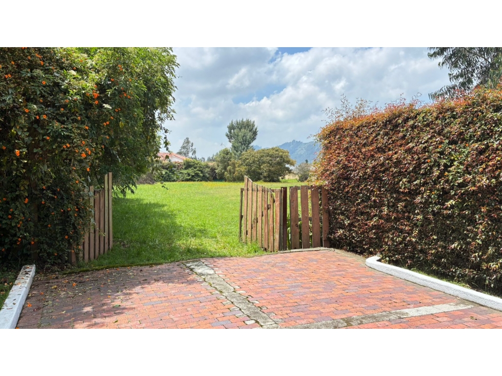 Lote en VENTA - CHIA - 2.870m2 en Conjunto Cerrado.