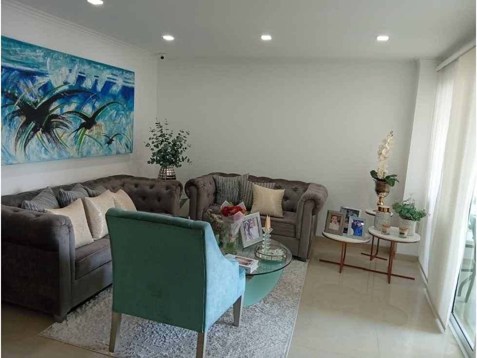 Arriendo Apto Remodelado en Crespo