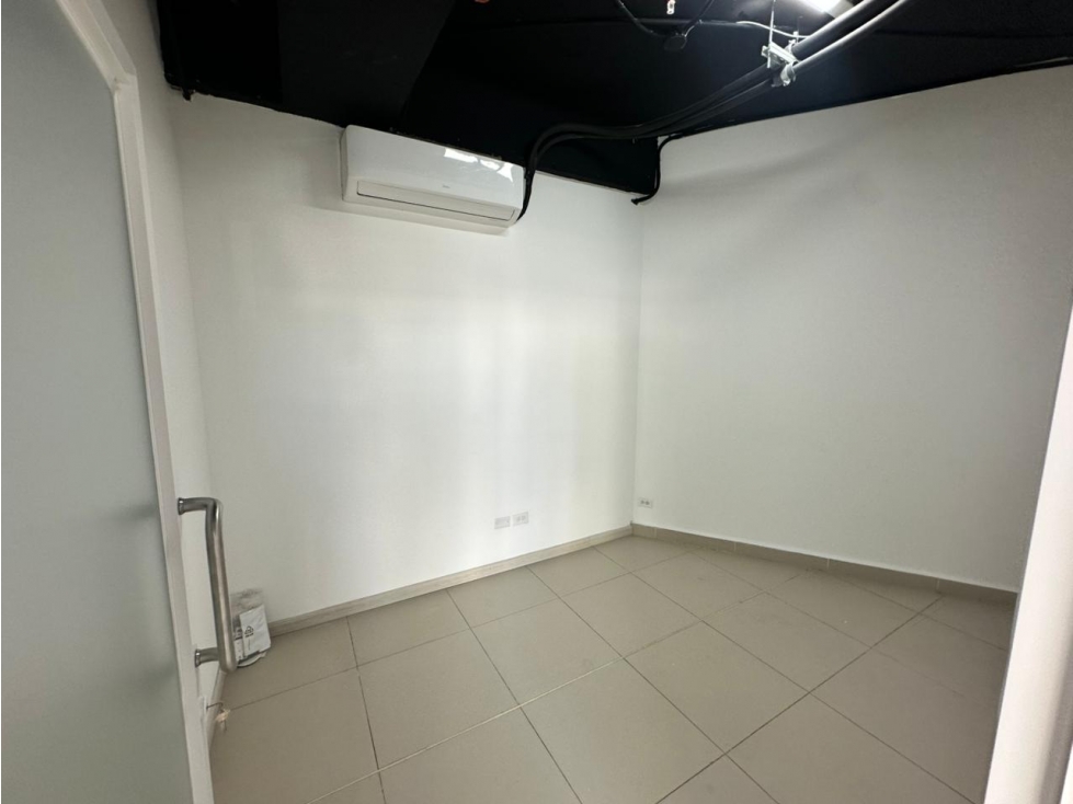 Alquiler de Local Comercial Via Porras City Plaza — foto 6