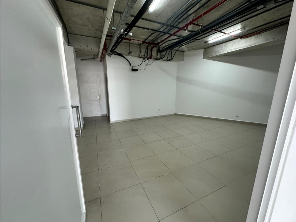 Alquiler de Local Comercial Via Porras City Plaza — foto 4
