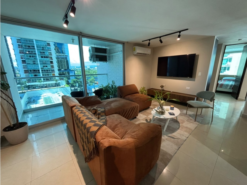 SE ALQUILA HERMOSO APARTAMENTO REMODELADO EN COSTA DEL ESTE — foto 2