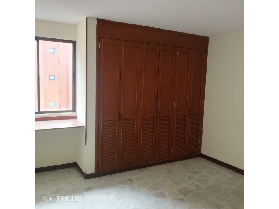 BROKERS Y ASOCIADOS VENDE:Estupendo apartamento en versalles — foto 3