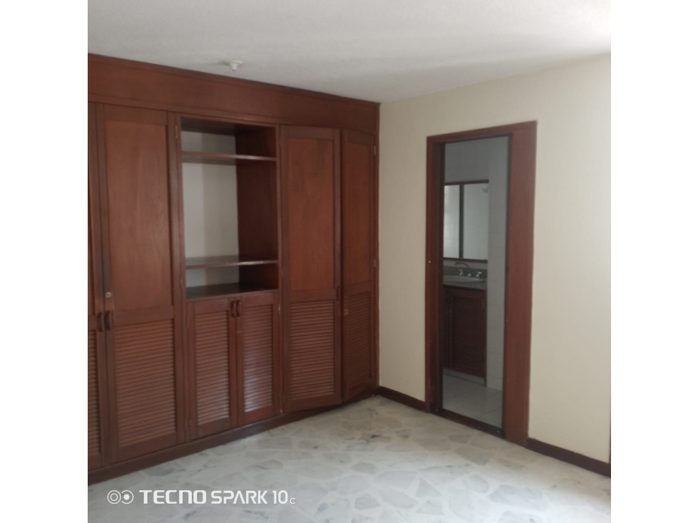 BROKERS Y ASOCIADOS VENDE:Estupendo apartamento en versalles — foto 5