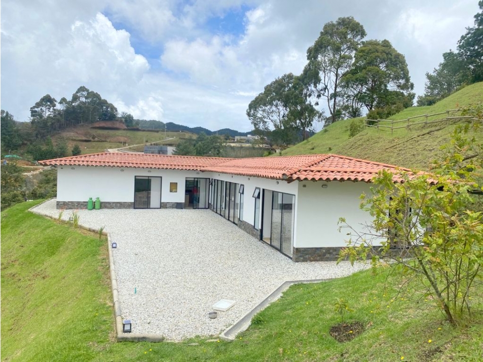 Casa en Envigado, El Escobero, cerca al Colegio Hontanares — foto 2