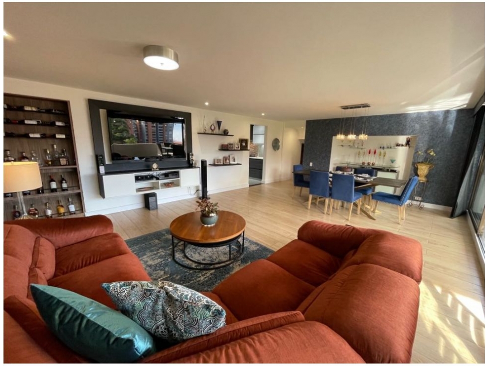VENTA DE APARTAMENTO REMODELADO EN POBLADO - LOS BALSOS — foto 2