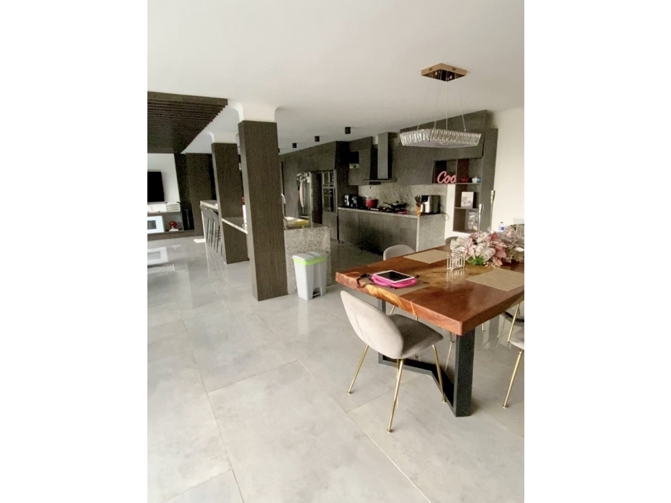 SE VENDE CASA EN SANTA MONICA RESIDENCIAL DE 800 M2 DE 4 NIVELES — foto 2