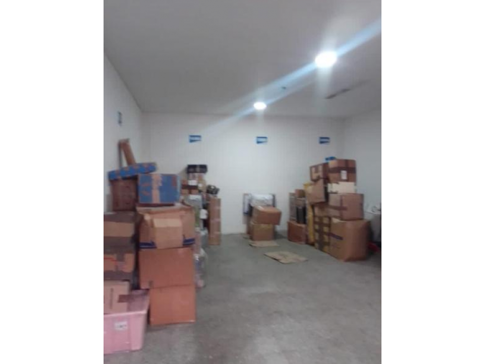 SE VENDE BODEGA EN BARRIO PILOTO