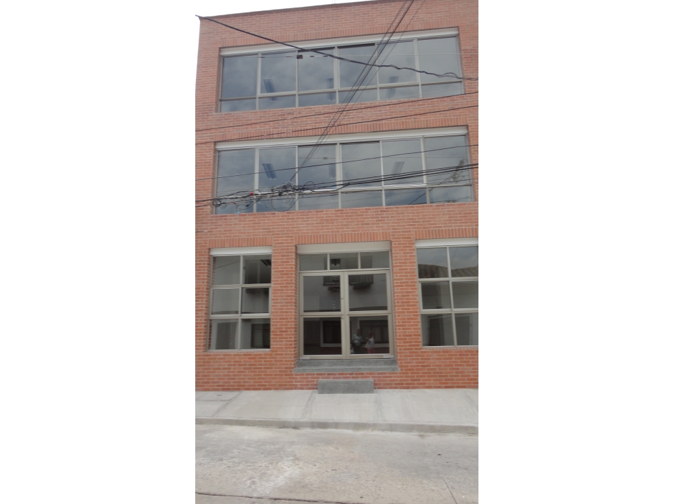 Excelente Edificio en Venta en Los Libertadores - 3