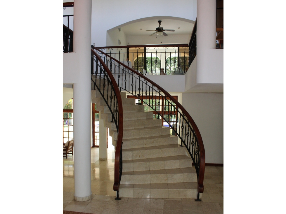 Hermosa Casa en venta en pance - 2