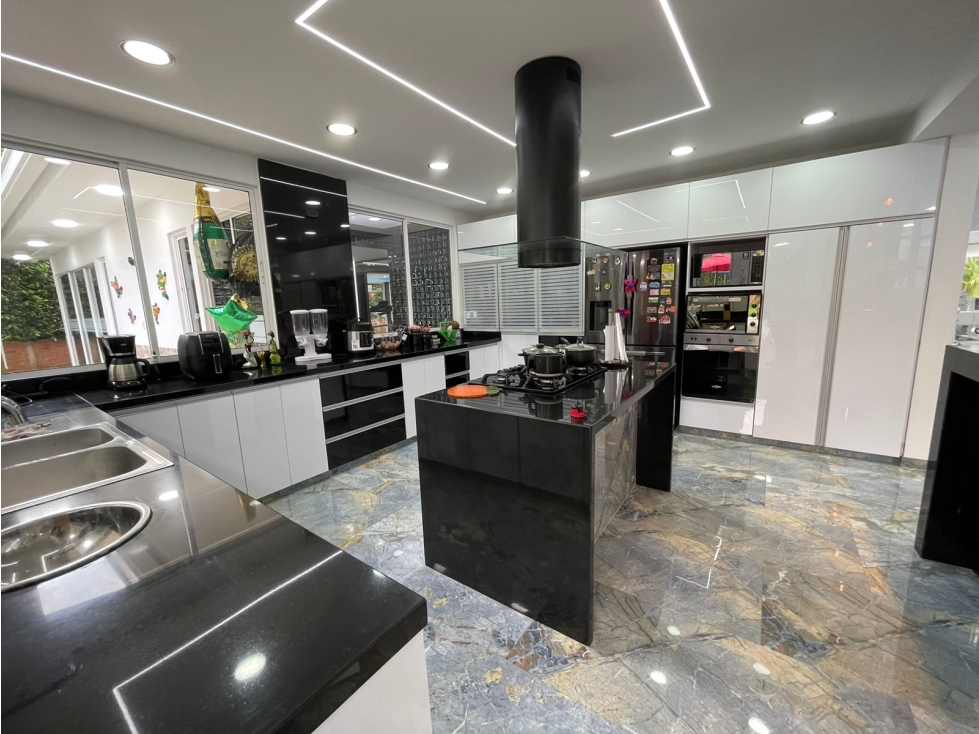Vendo casa de lujo en condominio Alfaguara jamundi