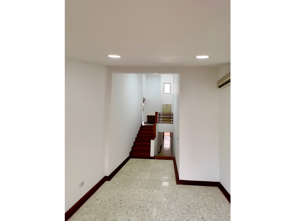 Vendo hermosa casa independiente en ciudad jardín - 2