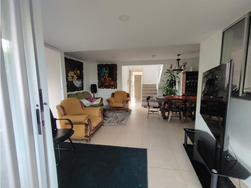 SE VENDE CASA EN LA MORADA CON PISCINA DE 450 M2 DE LOTE - 4