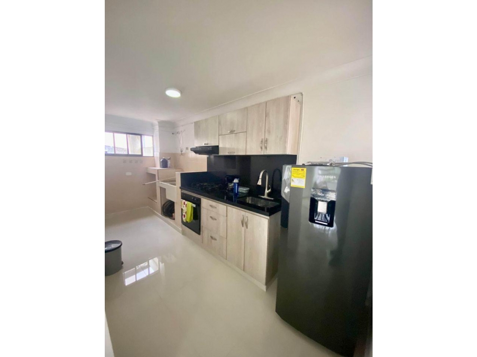 SE VENDE APARTAMENTO EN EDIFICIO LAS VEGAS PISO 5 SIN ASCENSOR