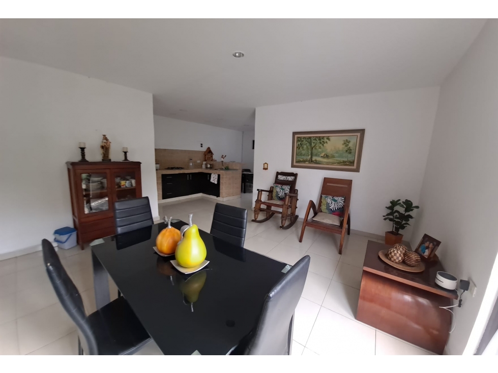 SE VENDE CASA ESQUINERA EN JUNIN DE DOS NIVELES REMODELADA — foto 2