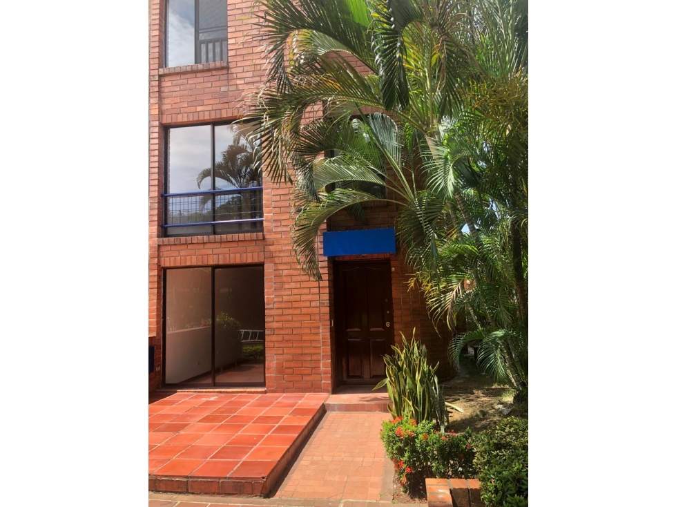 SE VENDE CASA EN LAS VEGAS DE TRES NIVELES EN CONDOMINIO DOS PARQUEA — foto 4
