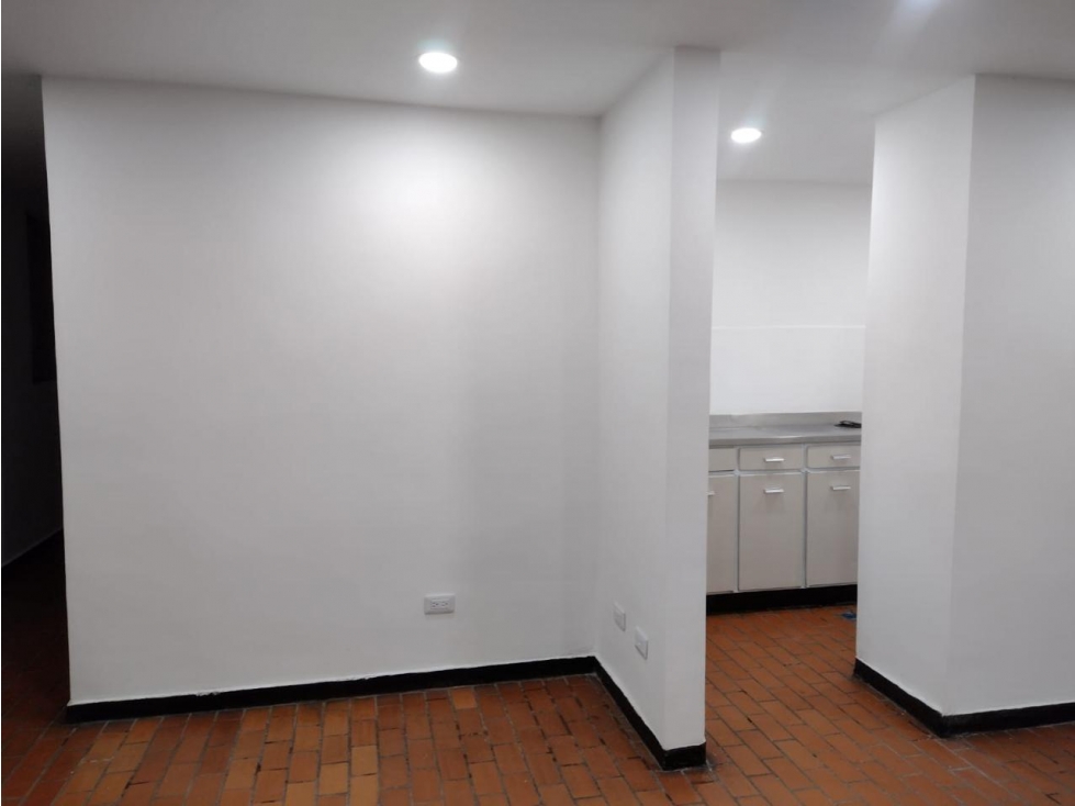 SE VENDE APARTAMENTO EN LOS ALAMOS DE 80 M2 EN PISO 4 SIN ASCENSOR — foto 2
