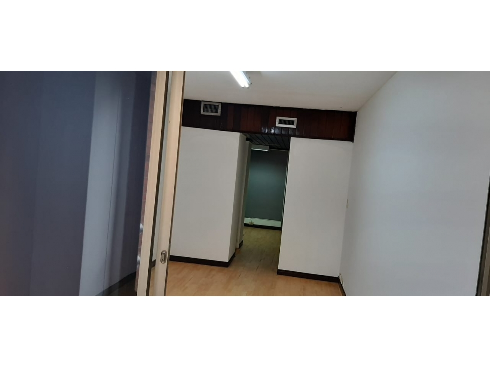 OFICINA EN VENTA EN CENTENARIO , PISO 3 - 4