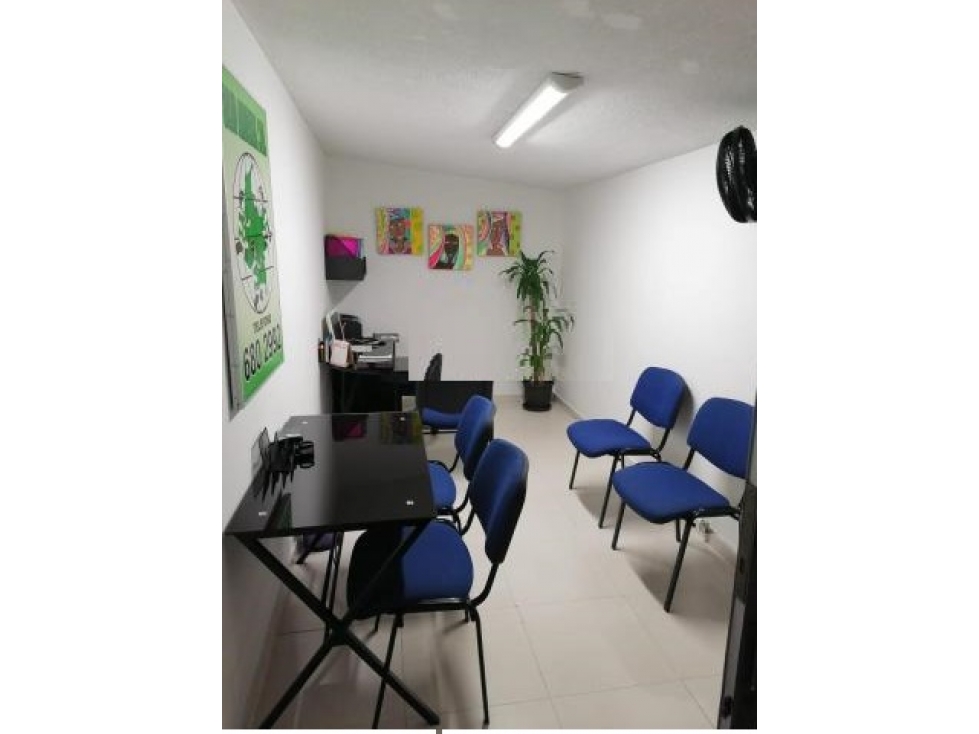Oficina en venta en Prados del Norte, frente al Terminal — foto 2
