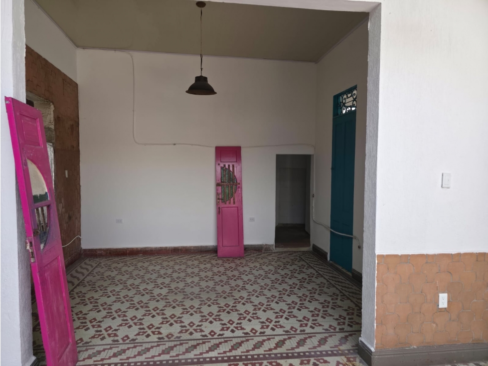SE ALQUILA CASA PARA NEGOCIO EN JUANAMBU DE 480 M2 DE DOS NIVELES — foto 3