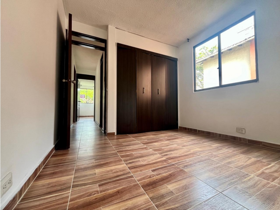 SE VENDE APARTAMENTO EN CIUDAD JARDIN DE 70 M2 EN PISO 3 SIN ASCENSOR — foto 3