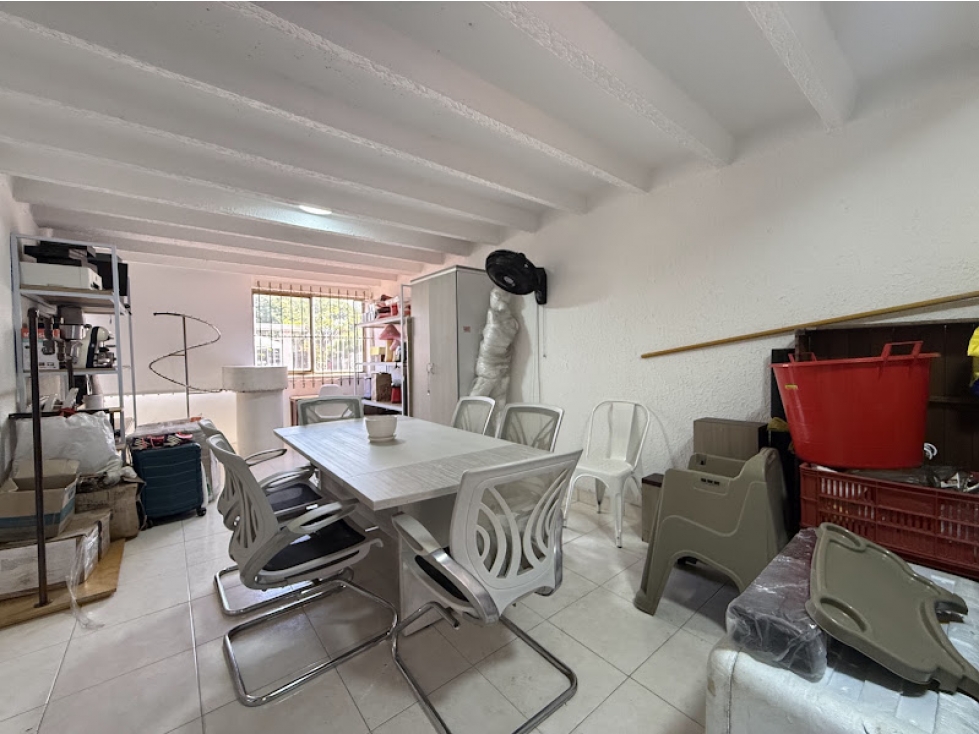CASA ESQUINERA EN LA MERCED — foto 4