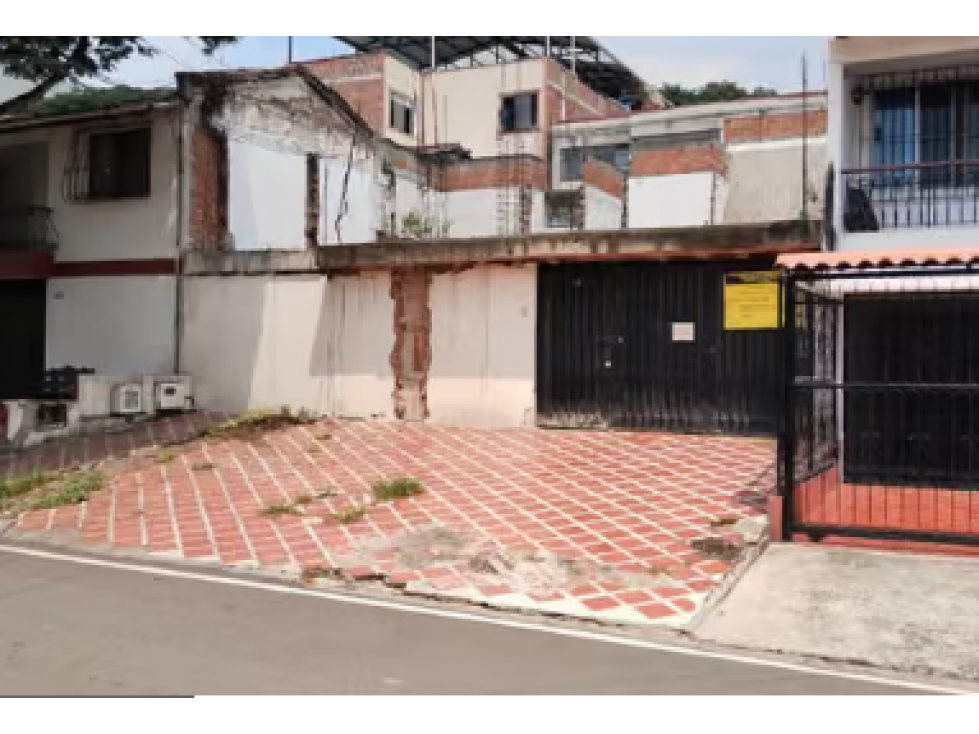 CASA LOTE EN FLORA INDUSTRIAL