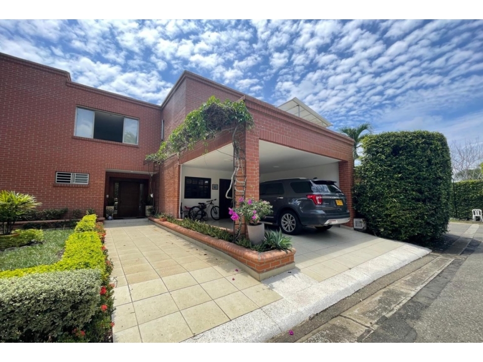 Hermosa casa en Pance en Condominio