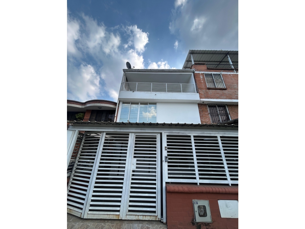 SE VENDE CASA EN EL BARRIO EL CANEY
