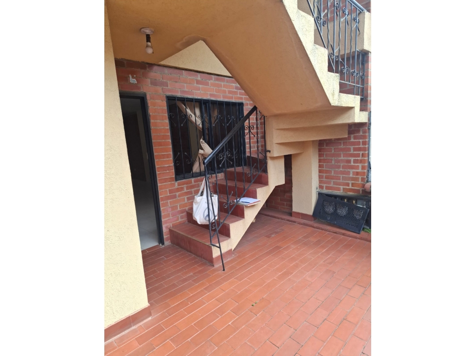 SE VENDE EDIFICIO ZONA SUR DE LA CIUDAD — foto 2