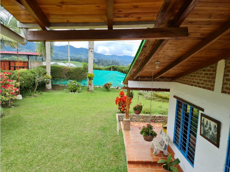 Hermosa casa campestre en Borrero Ayerbe - 3
