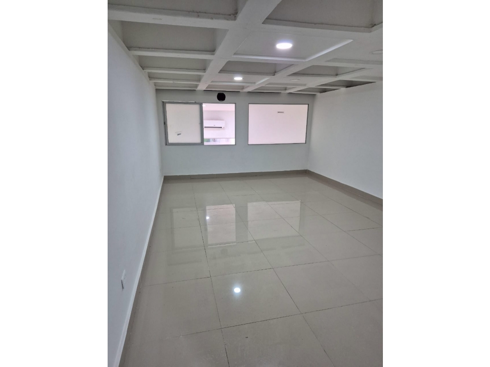 SE VENDE LOCALEN SAN VICENTE DESOCUPADO ANTES ERA UNA BARBERIA — foto 4