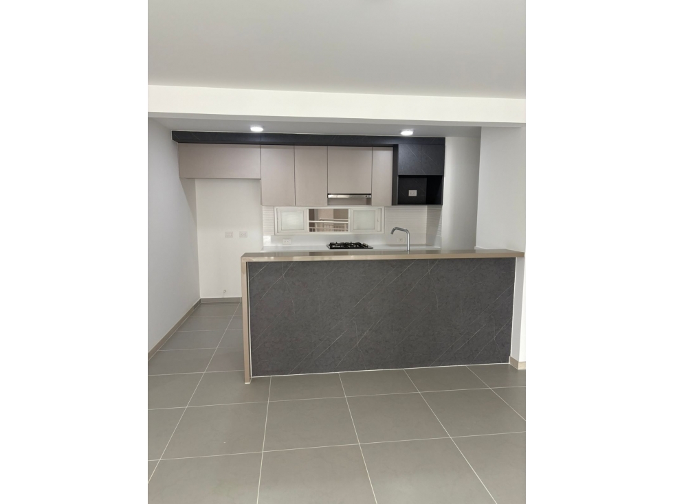 SE VENDE APARTAMENTO EN PANCE EN PISO 5 DE 117 M2 PARQUEADERO DOBLE
