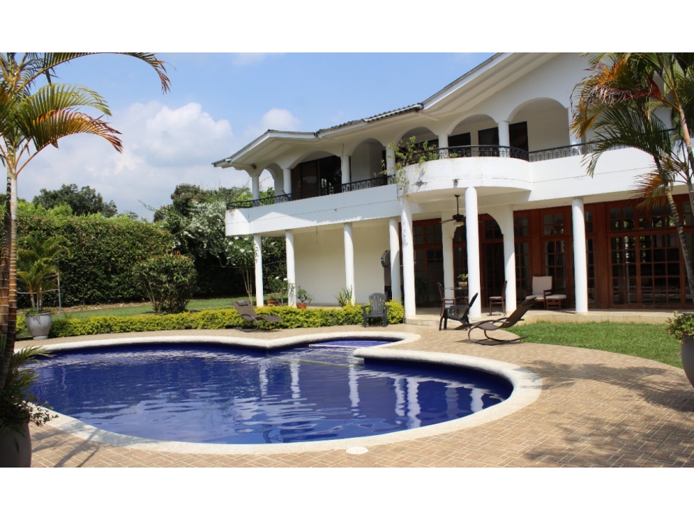 Hermosa Casa en venta en pance - 1