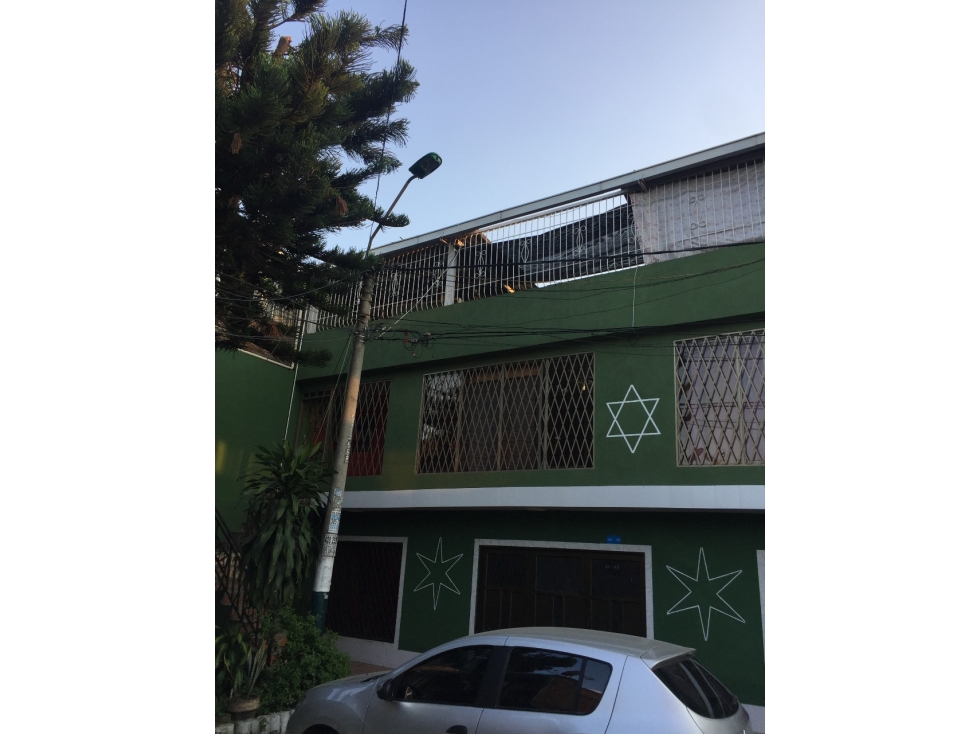 SE VENDE CASA EN VILLACOLOMBIA DE DOS PISOS RENTANDO DE 390 M2 CONS