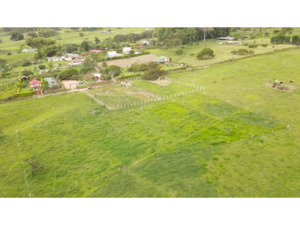 Excelente lote en la entrada al Darien - 2