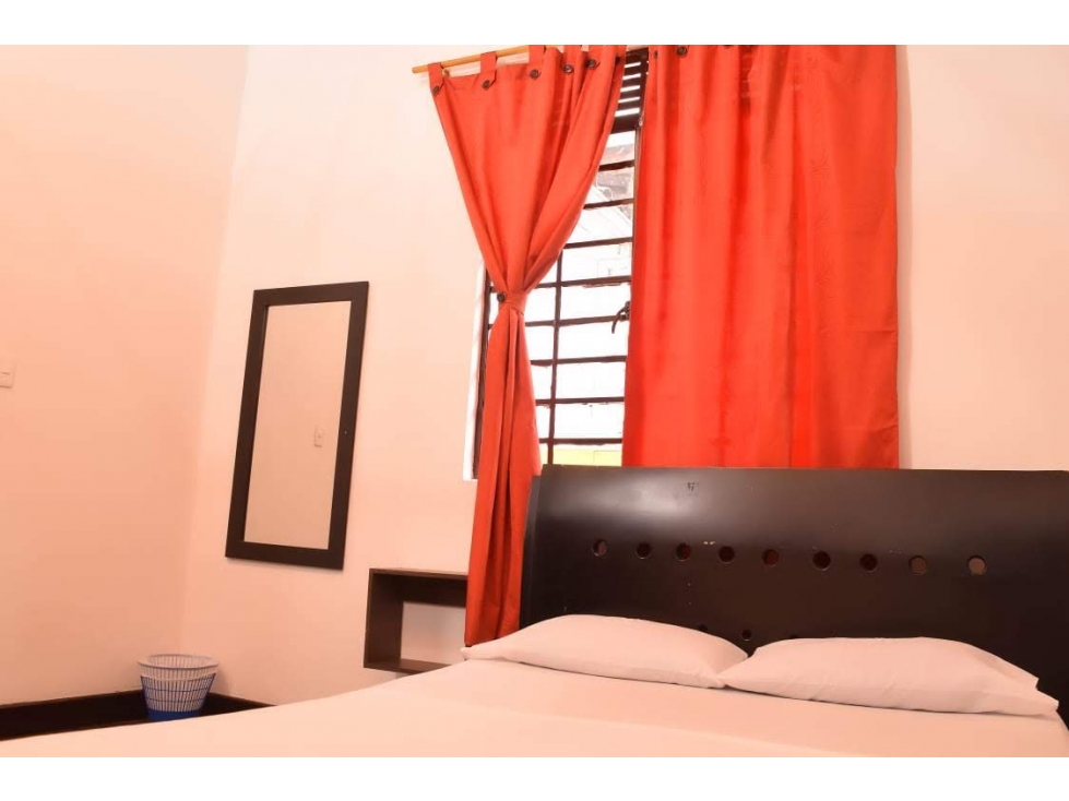 SE VENDE CASA HOSTAL EN VERSALLES DE DOS NIVELES CERCA CLINICAS — foto 4