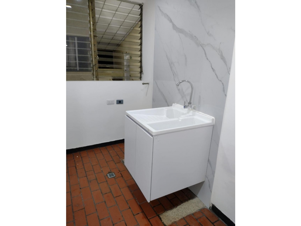 SE VENDE APARTAMENTO EN LOS ALAMOS DE 80 M2 EN PISO 4 SIN ASCENSOR — foto 4