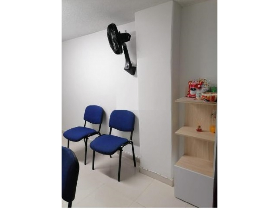 Oficina en venta en Prados del Norte, frente al Terminal — foto 3