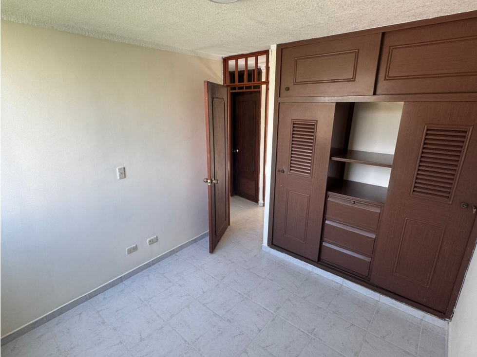 SE VENDE APARTAMENTO EN GRATAMIRA EN PISO 4 SIN ASCENSOR DE 65 M2 — foto 4