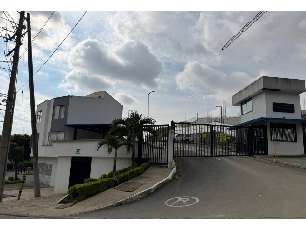 SE VENDE CASA EN CHIPICHAPE DE DOS NIVELES CONSTRUIDA 145 M2 EN UNIDAD — foto 5