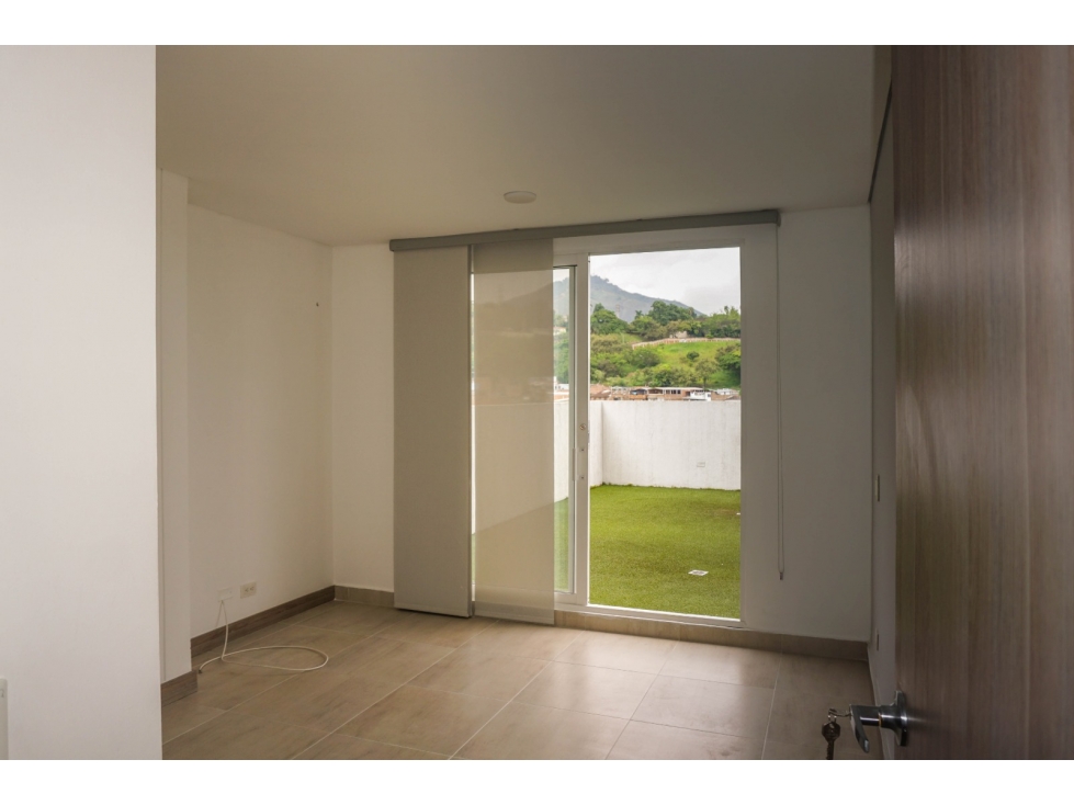 SE VENDE APARTAMENTO EN MIRAFLORES EN PISO 1 DE 100 M2 PARQUEADERO — foto 4