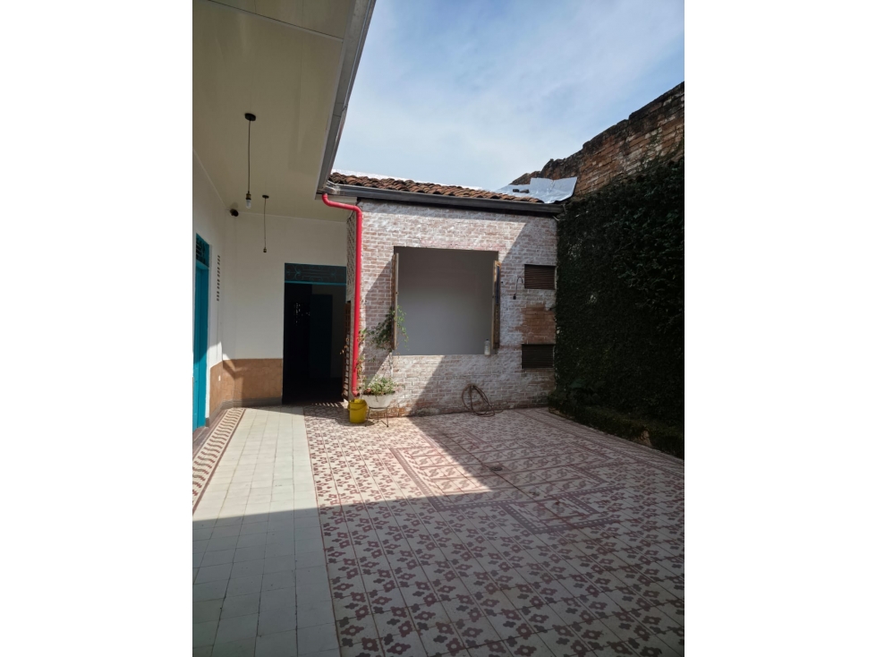 SE ALQUILA CASA PARA NEGOCIO EN JUANAMBU DE 480 M2 DE DOS NIVELES — foto 4