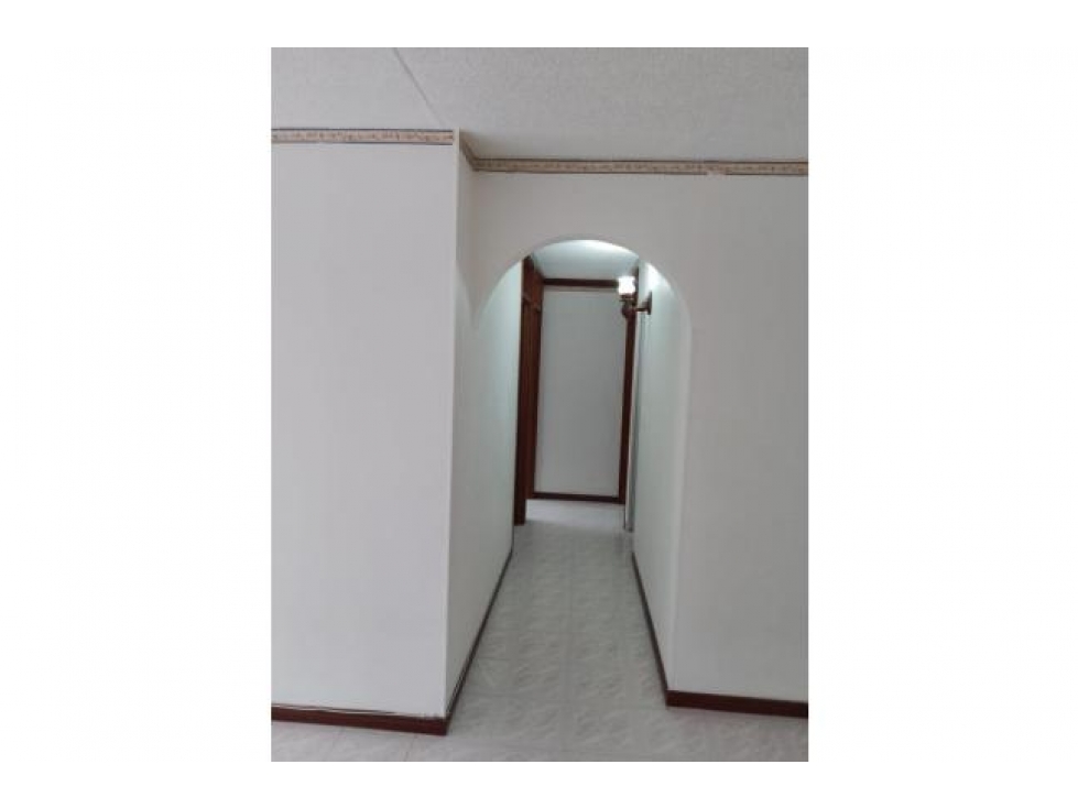 SE VENDE APARTAMENTO EN GRATAMIRA EN PISO 4 SIN ASCENSOR DE 62 M2 — foto 2