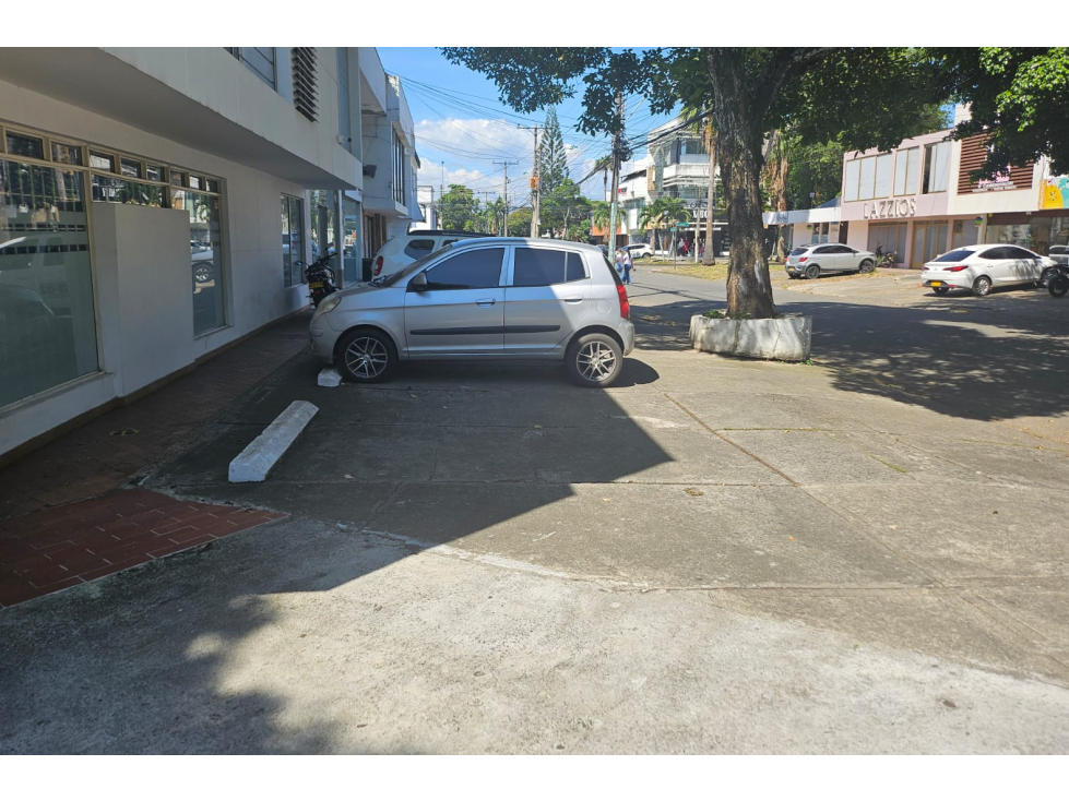 SE VENDE CASA COMERCIAL ESQUINERA EN PASARELLA DE 500 M2 CONSTRUIDOS — foto 2