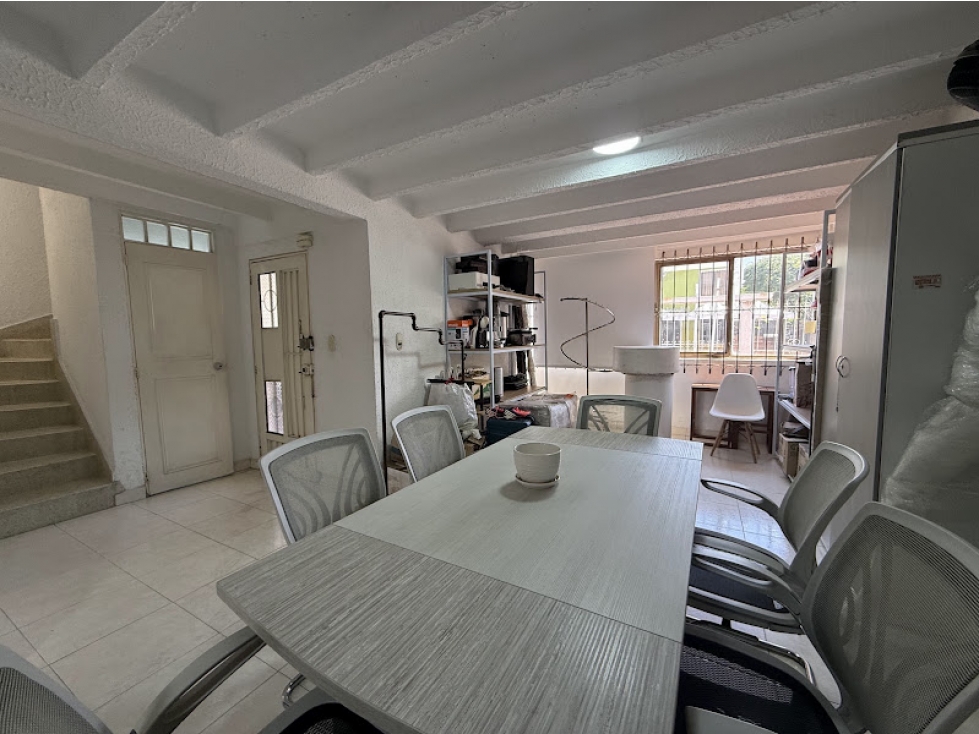 CASA ESQUINERA EN LA MERCED — foto 5
