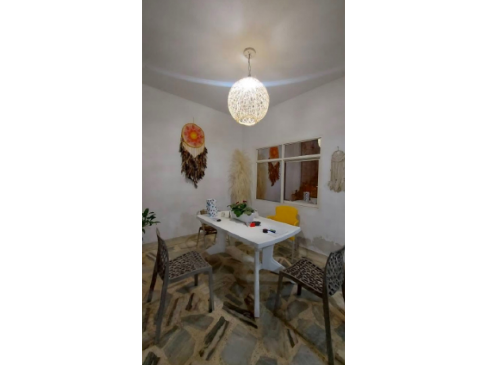 CASA DE DOS PISOS EN VENTA EN BRETAÑA — foto 2
