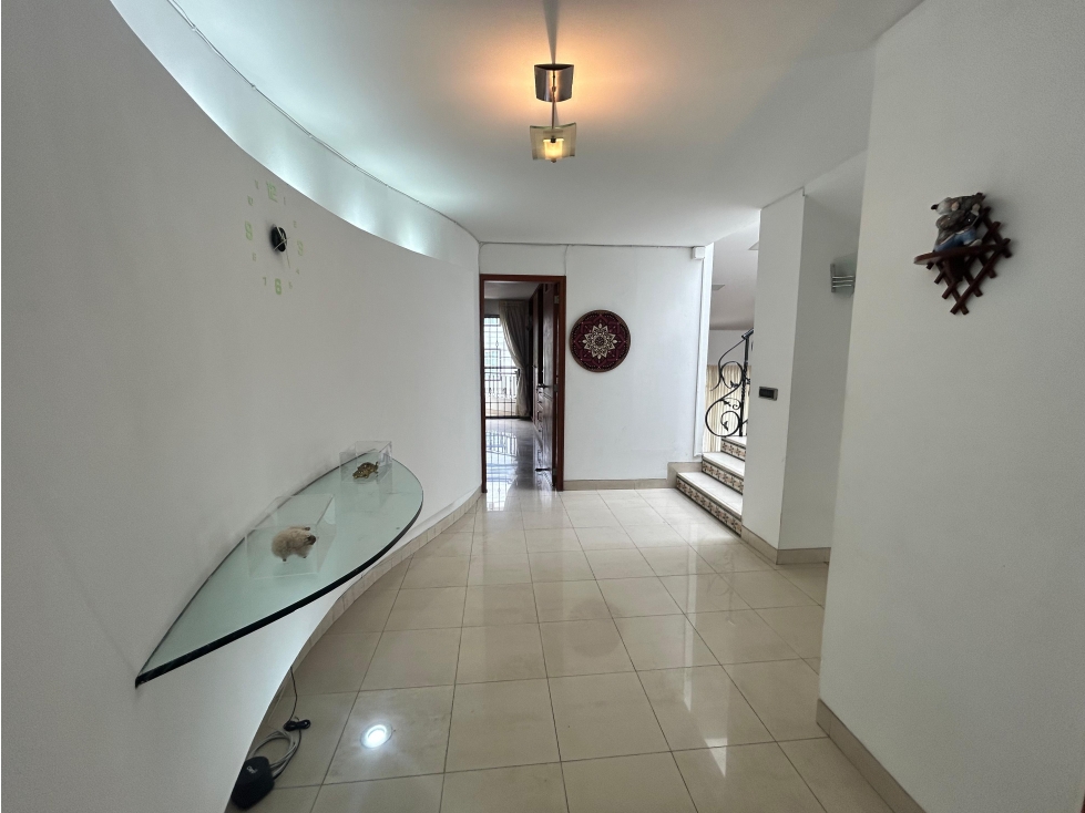 JM/NM SE VENDE HERMOSA CASA EN EL BARRIO INGENIO 3 PISOS — foto 5
