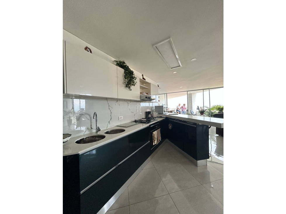 se vende hermoso apartamento en menga en piso 7 de 166 m2