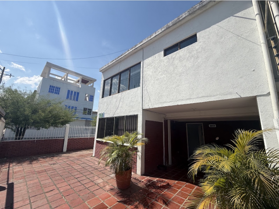 CASA ESQUINERA EN LA MERCED — foto 2