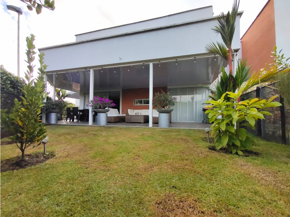 SE VENDE CASA EN LA MORADA CON PISCINA DE 450 M2 DE LOTE - 5